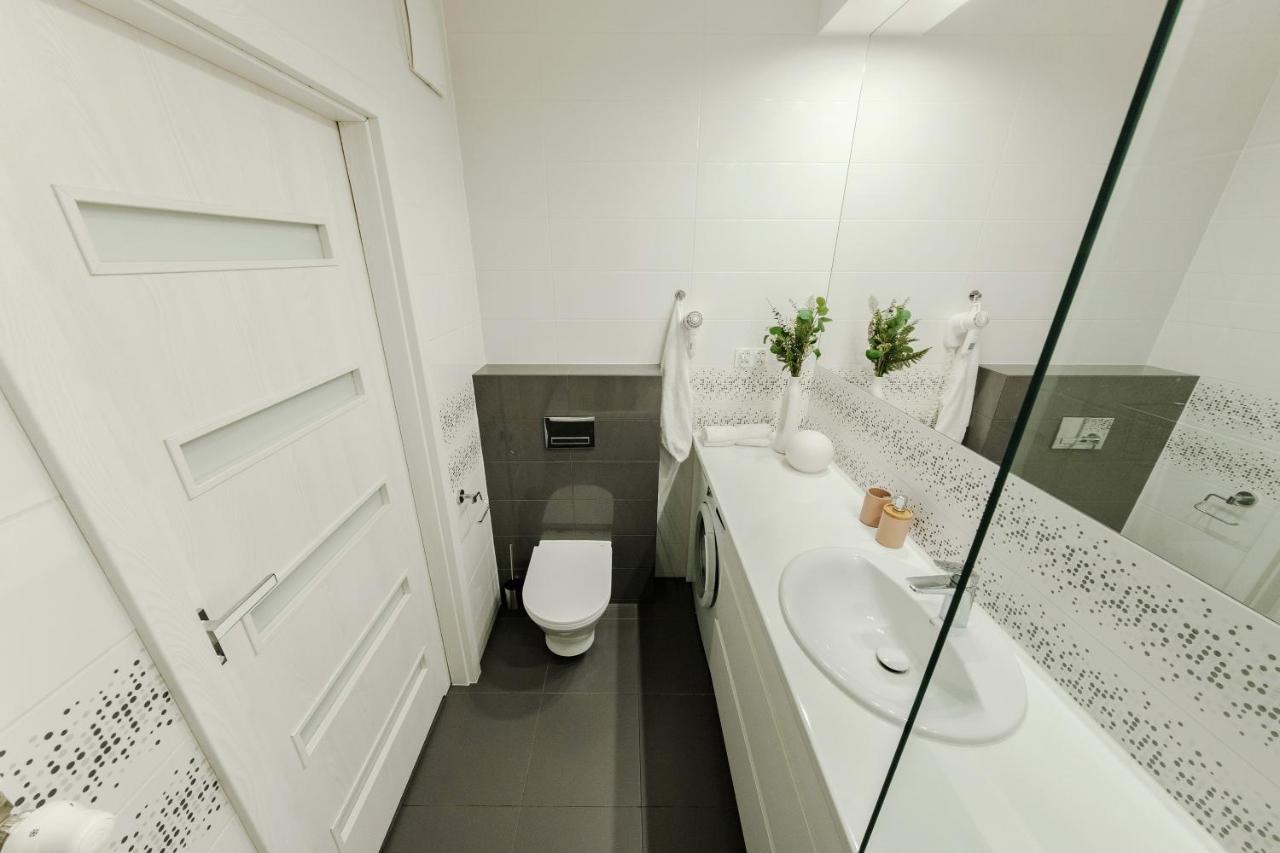 Studio Wola Apartament Kasprzaka - Wifi + Smart Tv Warszawa Eksteriør bilde